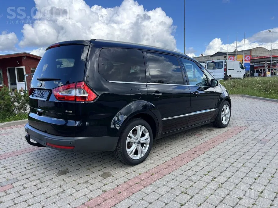 Ford Galaxy 2010 photo 3