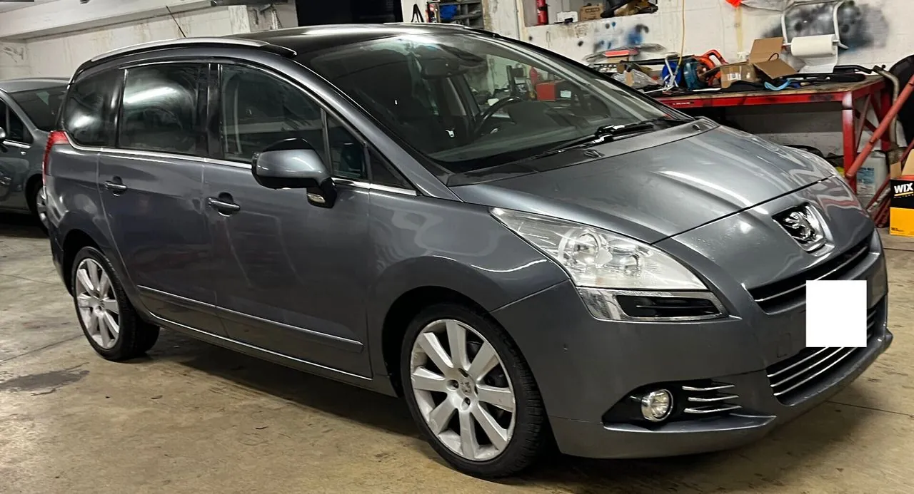 Peugeot 5008 2012 photo 3
