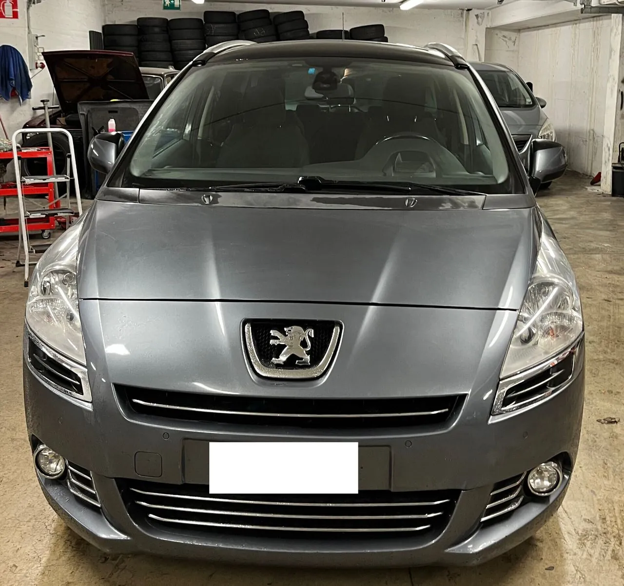 Peugeot 5008 2012 photo 2