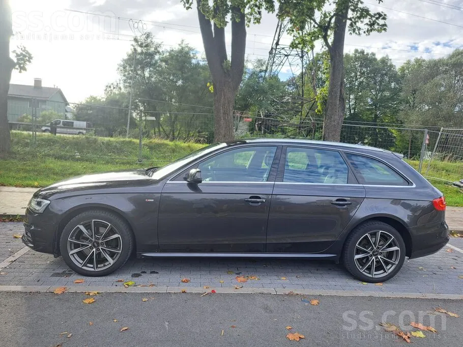 Audi A4 2014 photo 2