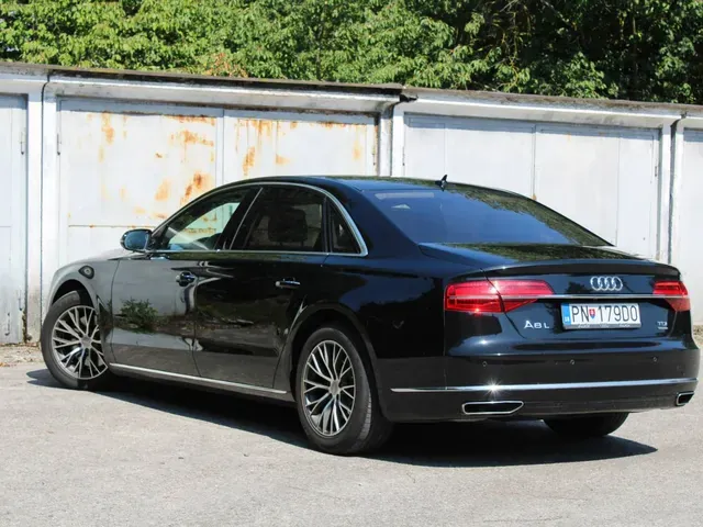 Audi A8 Long 2016 photo 4