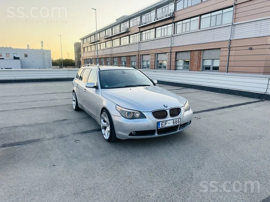 BMW 525I