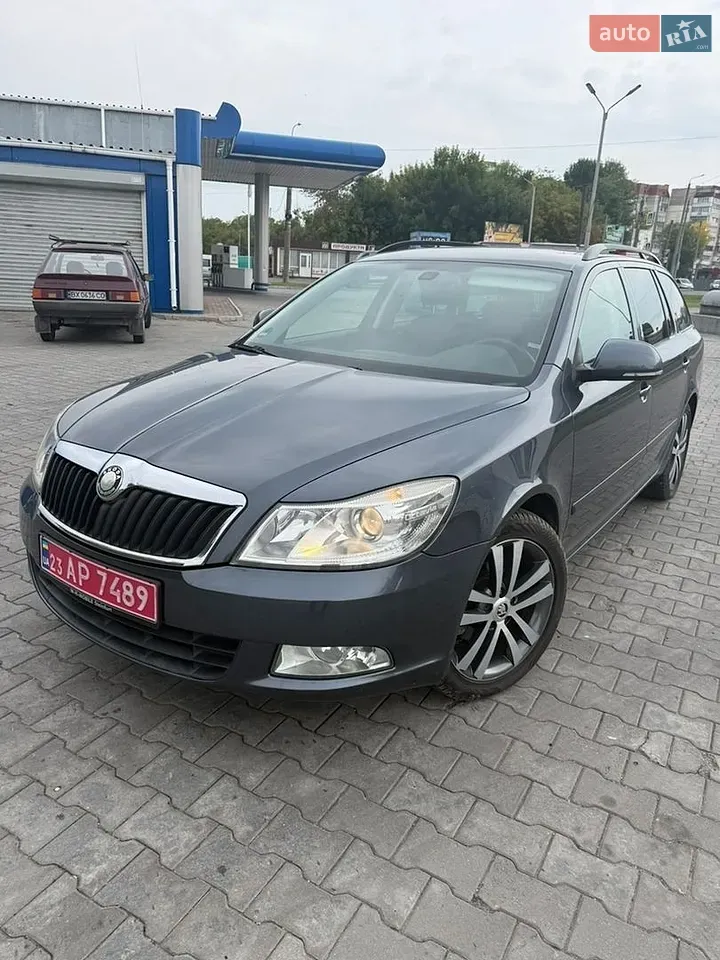 Skoda Octavia 2009 photo 2