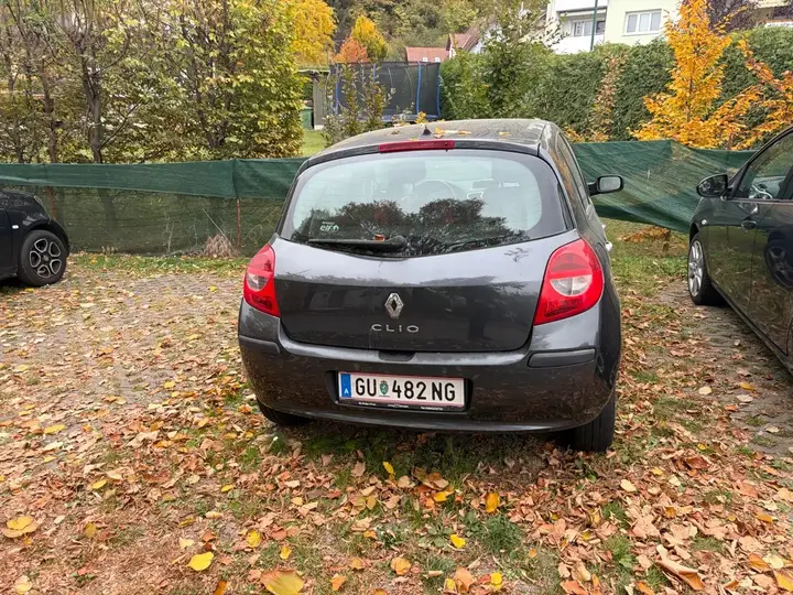 Renault Clio 2002 photo 3