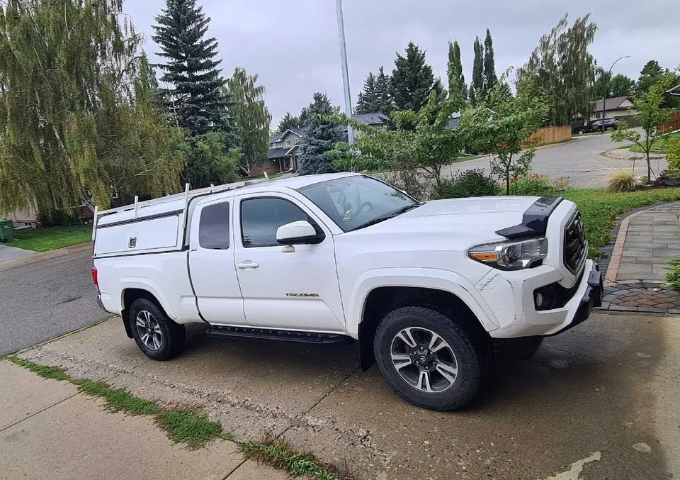 Toyota Tacoma 2017 photo 2