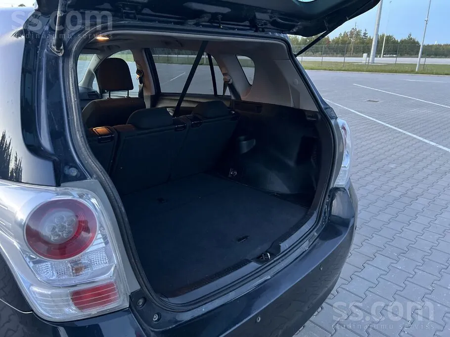 Toyota Verso 2012 photo 5