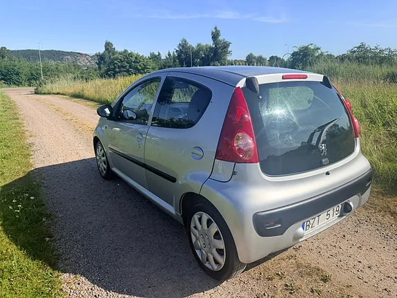 Peugeot 107 2006 photo 3
