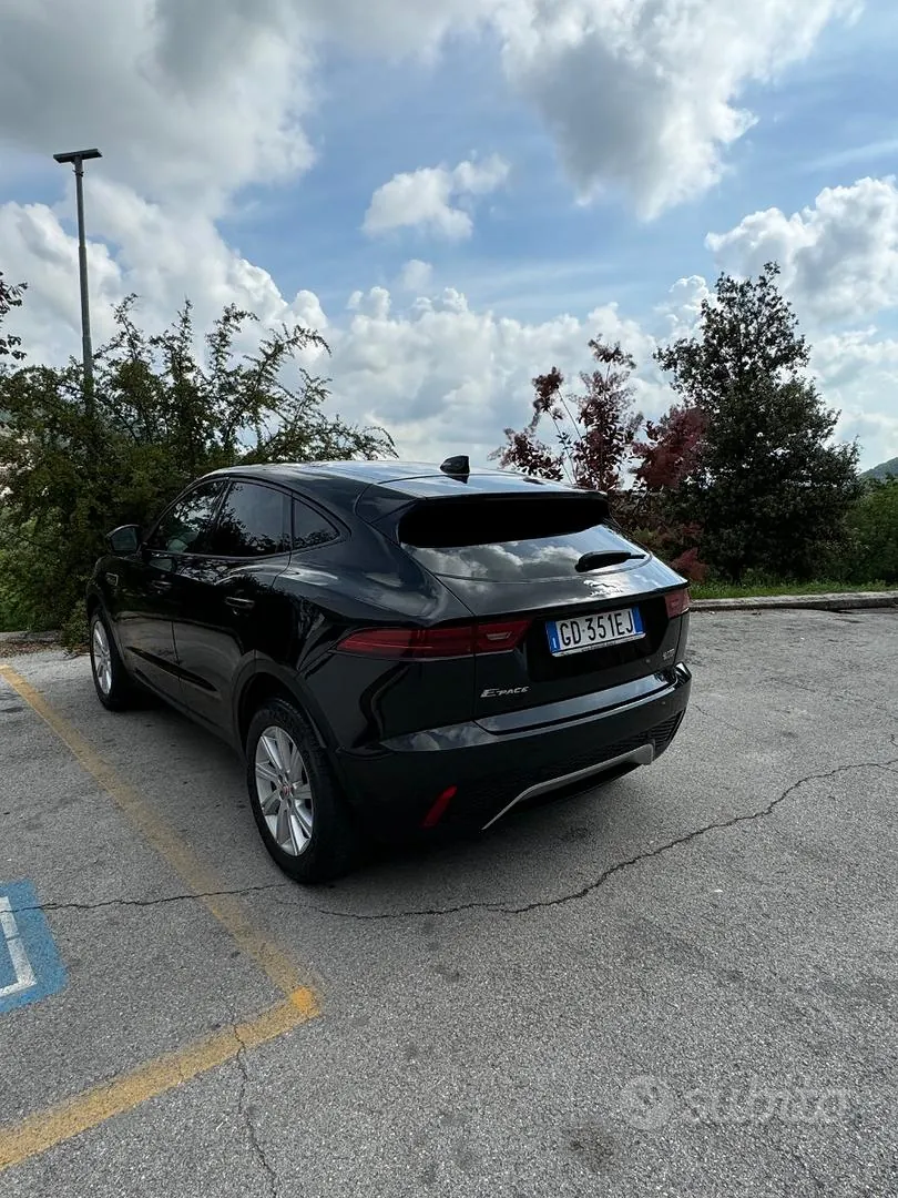 Jaguar E-Pace 2018 photo 5