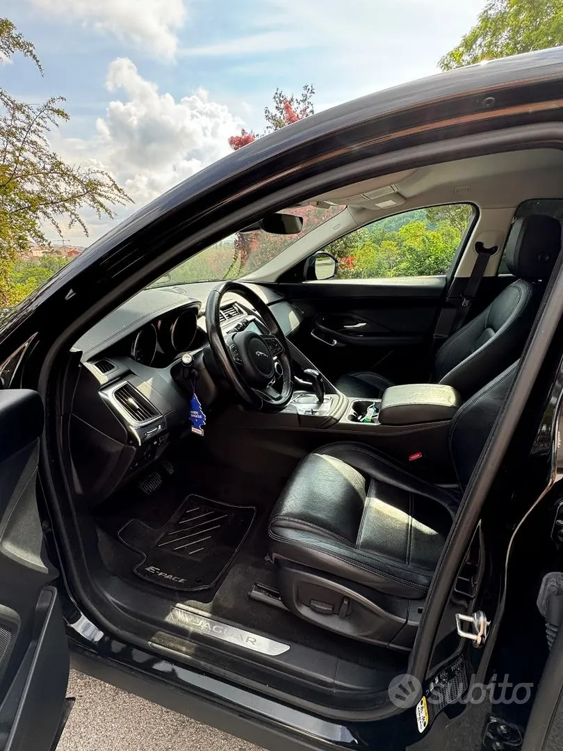 Jaguar E-Pace 2018 photo 3