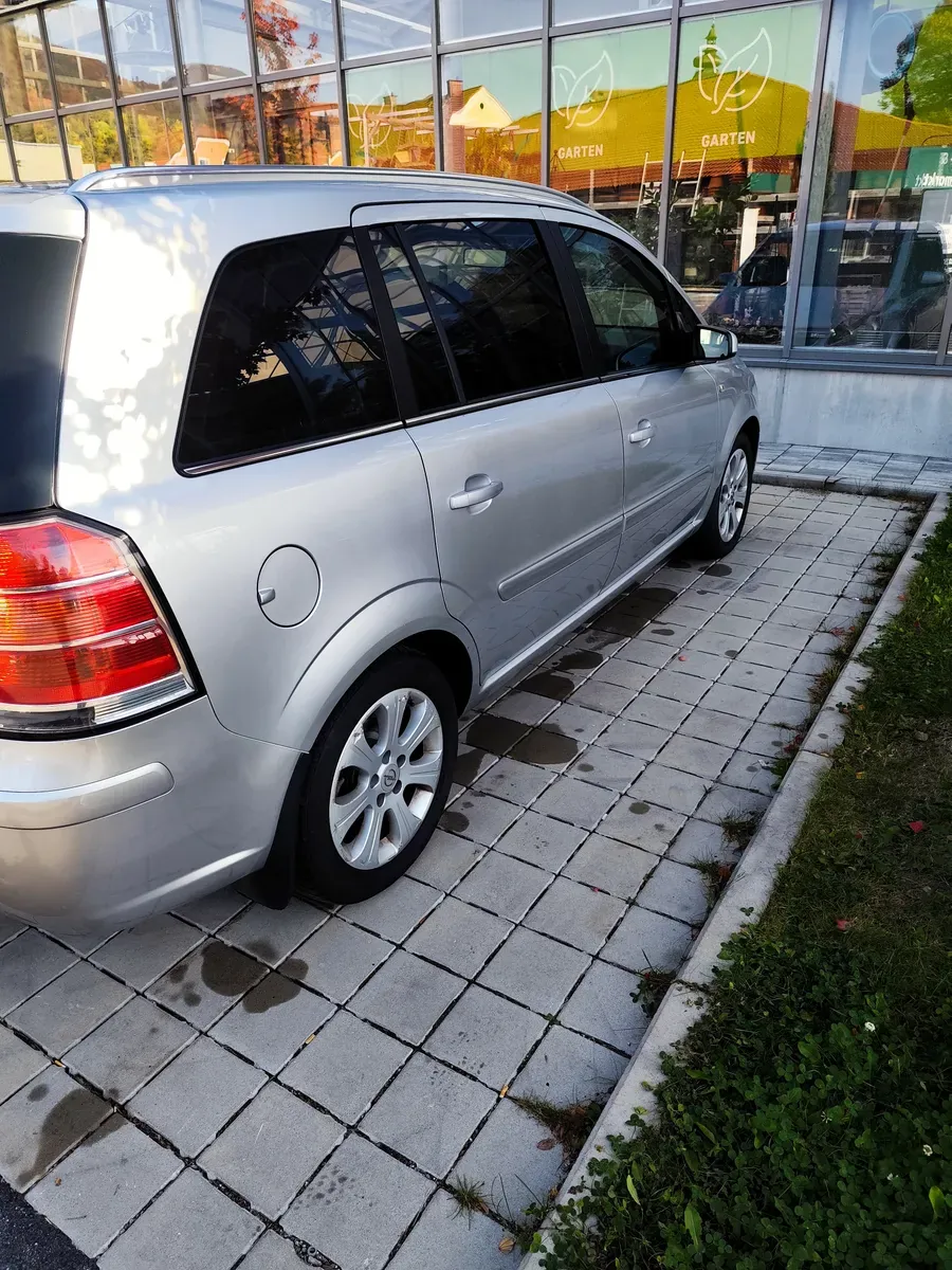 Opel Zafira 2007 photo 2