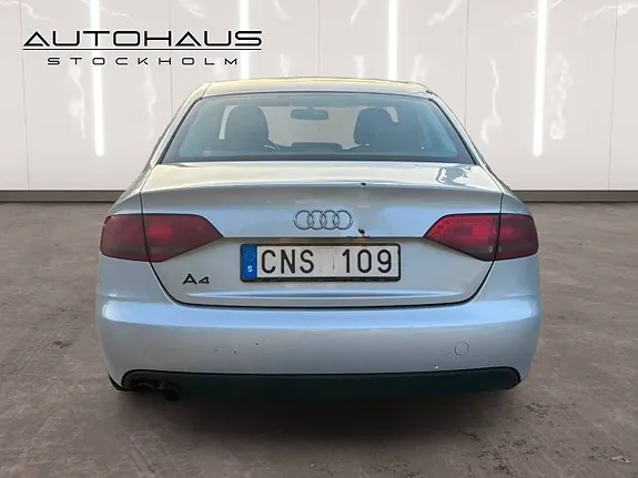 Audi A4 2010 photo 5