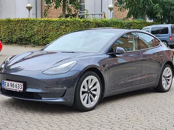 Tesla Model 3 2023 photo 5