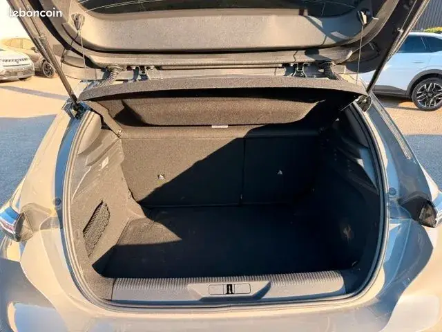 Peugeot 308 2025 photo 3