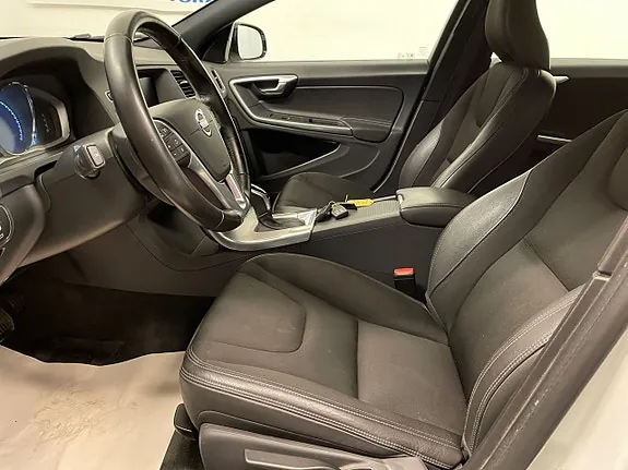 Volvo V60 Cross Country 2017 photo 3