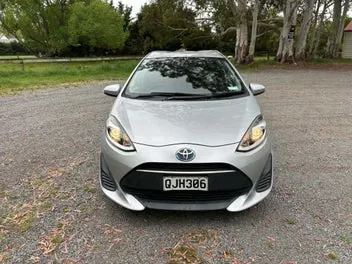 Toyota Aqua 2018 photo 3