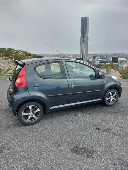 Peugeot 107 2012 photo 2