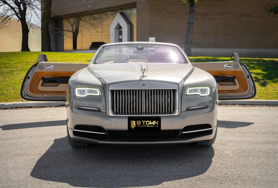Rolls-Royce Dawn 2017 photo 2