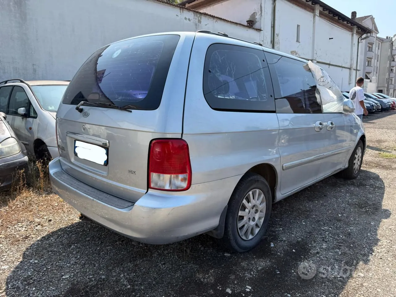 Kia Carnival 2001 photo 4