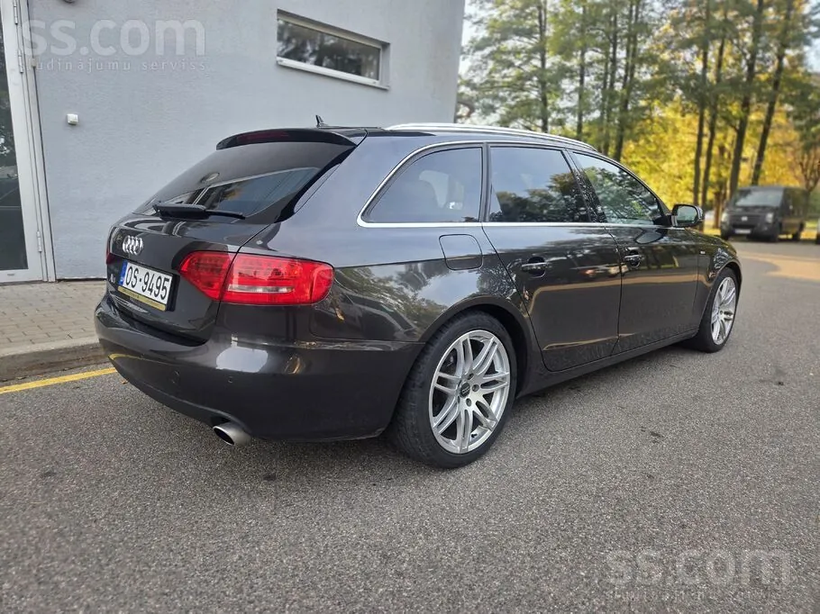 Audi A4 2011 photo 4