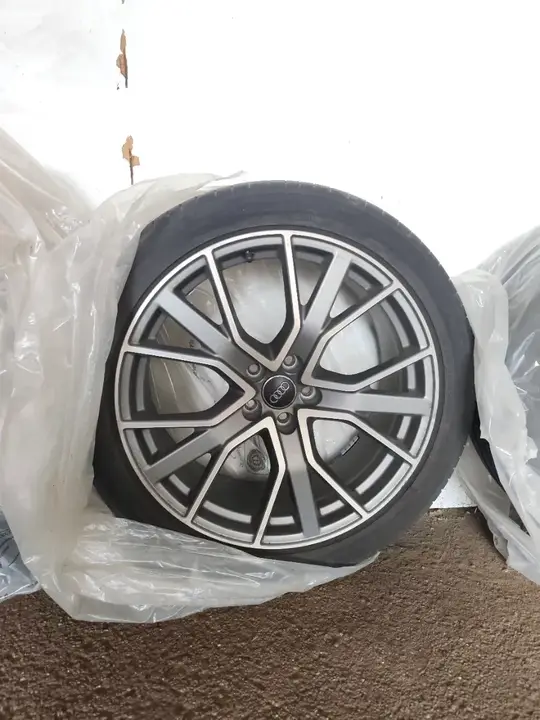 Audi Q3 2019 photo 2