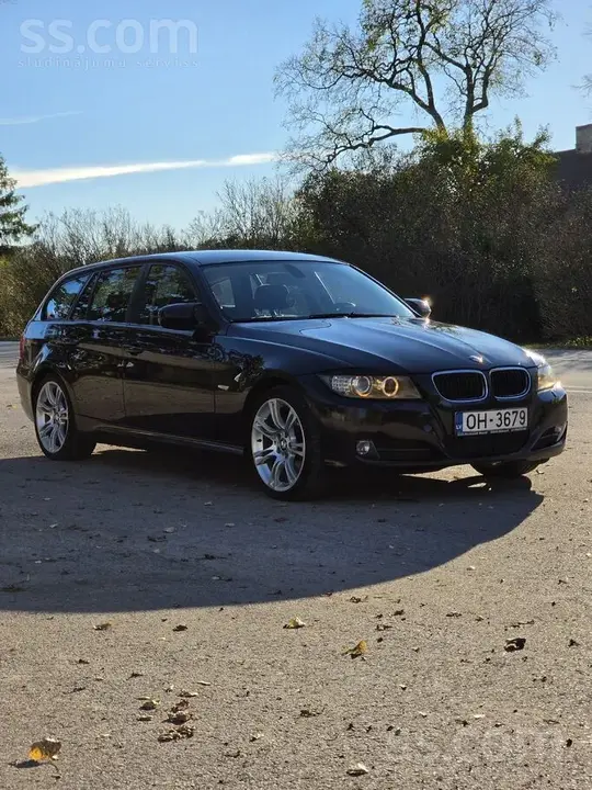 BMW 320 2009 photo 2
