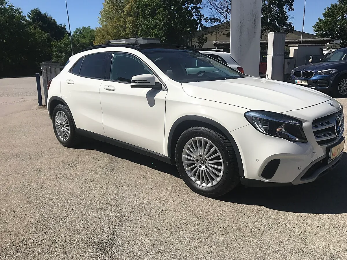 Mercedes-Benz Gla Class 2017 photo 2