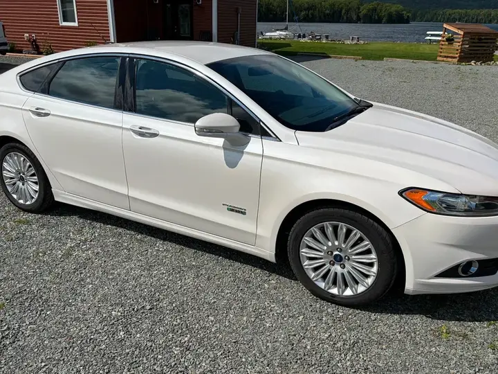Ford Fusion 2014 photo 2