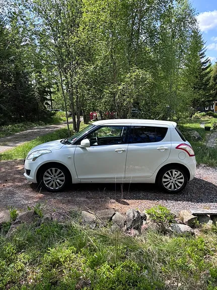 Suzuki Swift 2012 photo 5