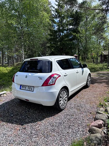 Suzuki Swift 2012 photo 3