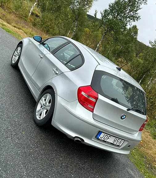 BMW 116I 2009 photo 2