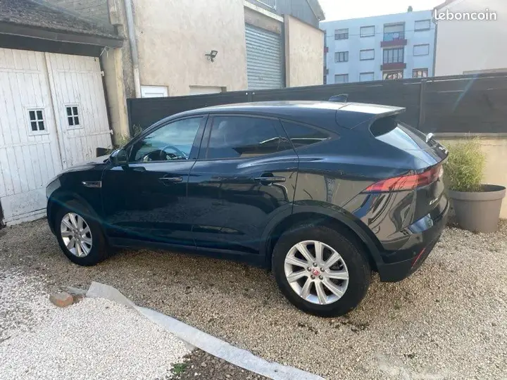 Jaguar E-Pace 2019 photo 3