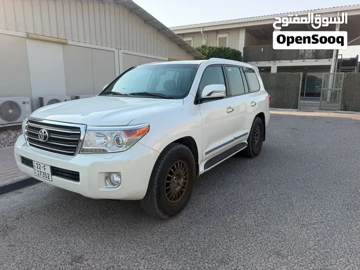 Toyota Land Cruiser 2012 photo 5