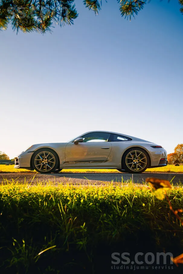 Porsche 911 2025 photo 3