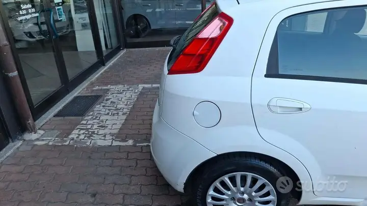 Fiat Grande Punto 2008 photo 3