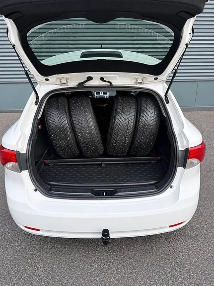 Toyota Avensis 2012 photo 5