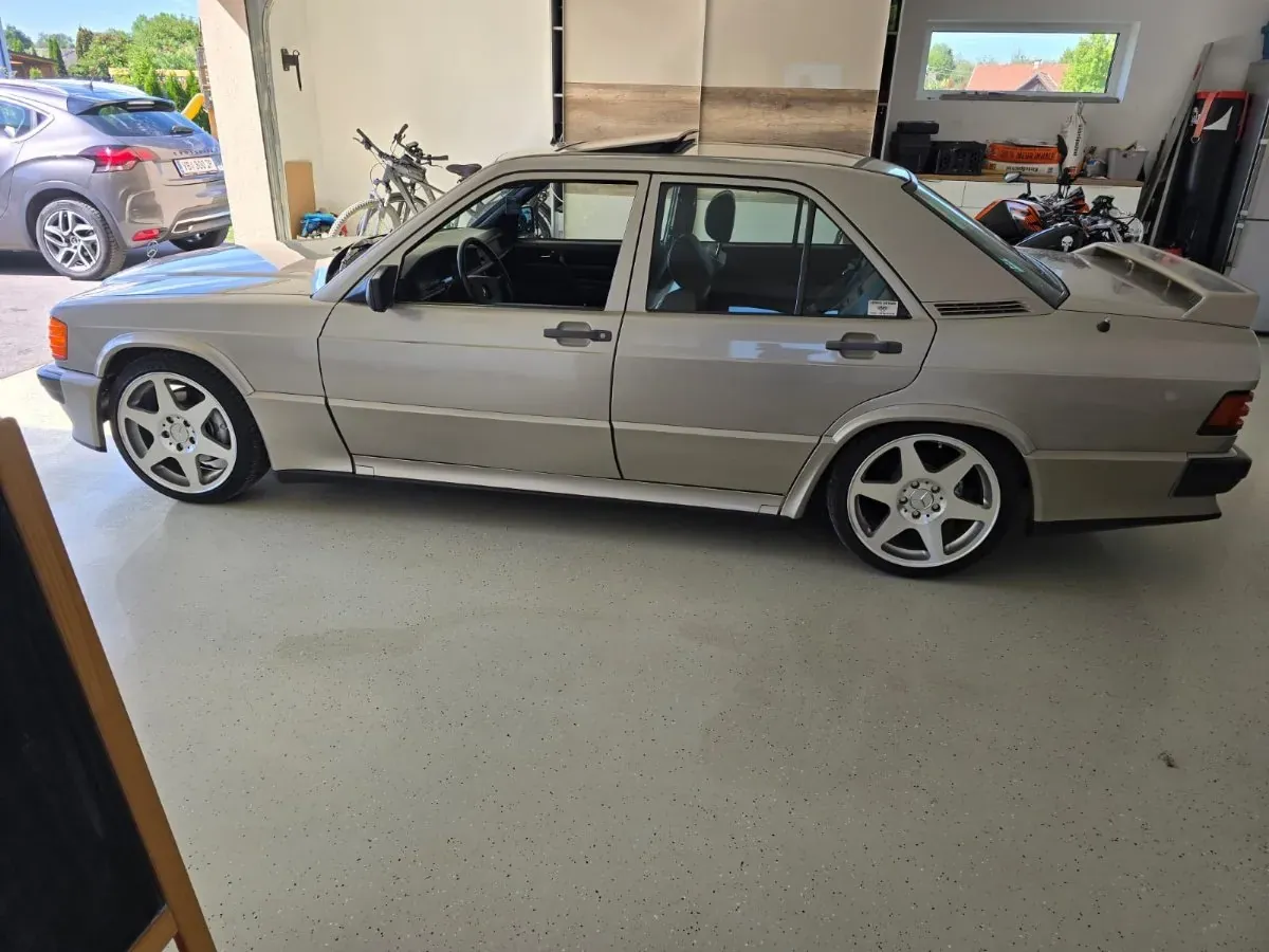 Mercedes-Benz 190 1988 photo 2