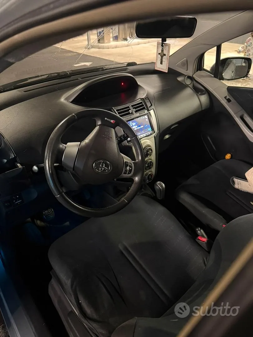 Toyota Yaris 2006 photo 3
