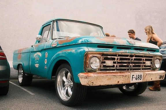 Ford F-100