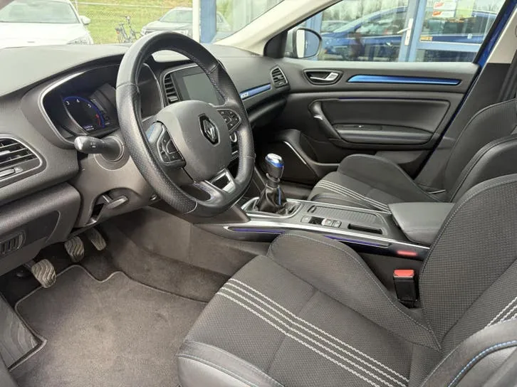 Renault Megane Estate 2017 photo 2