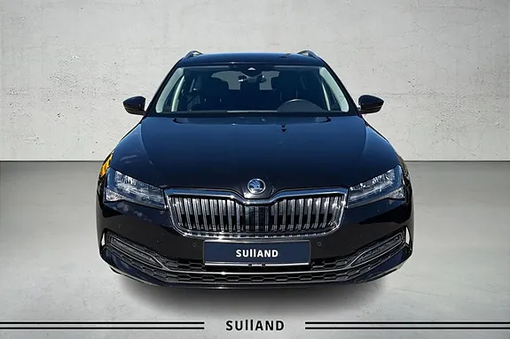 Skoda Superb 2023 photo 2