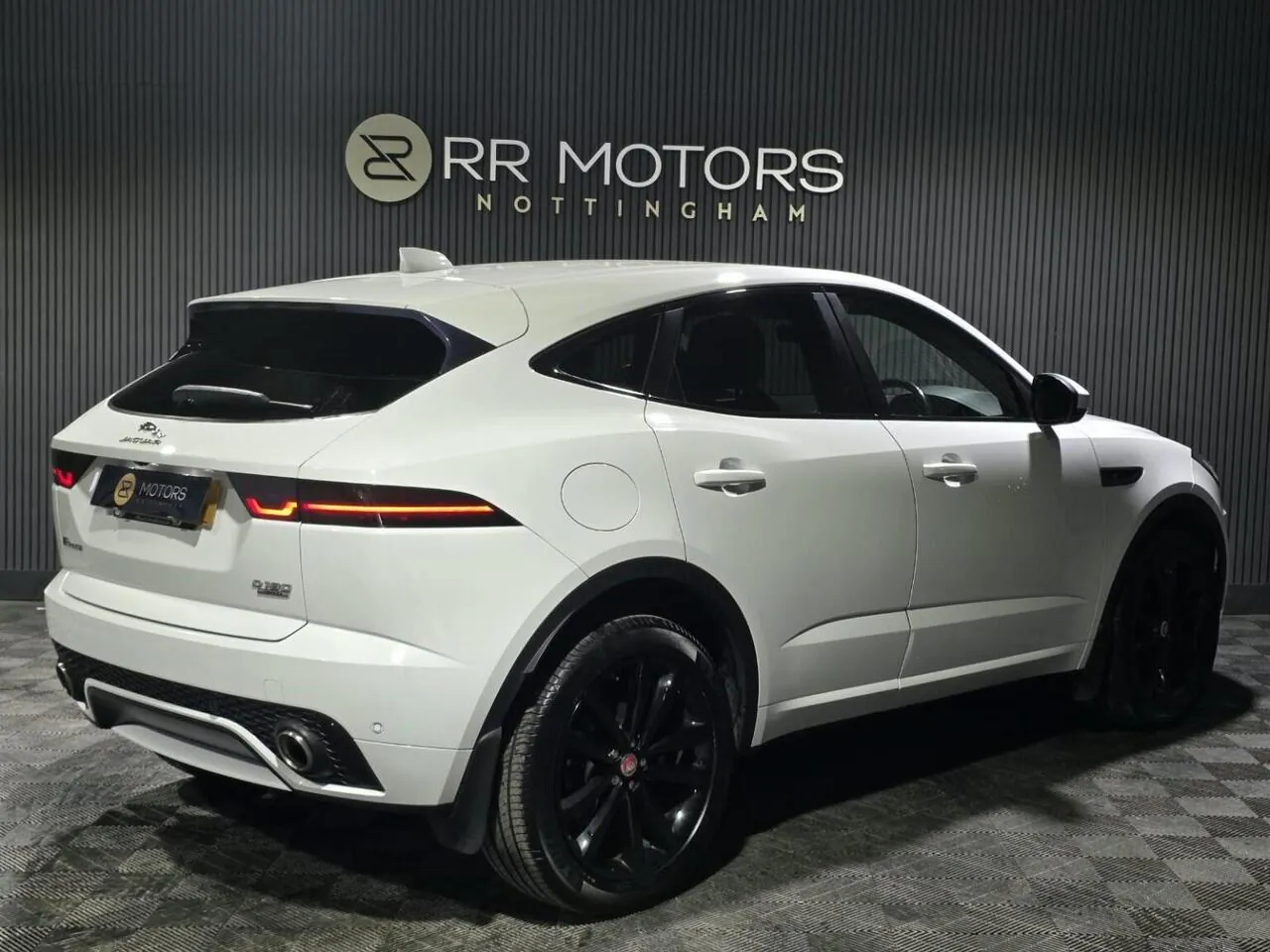 Jaguar E-Pace 2018 photo 5
