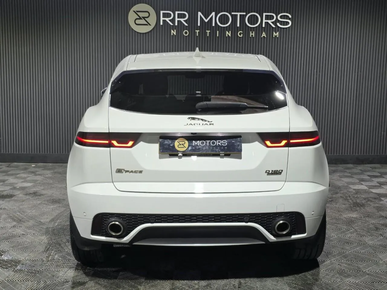Jaguar E-Pace 2018 photo 4