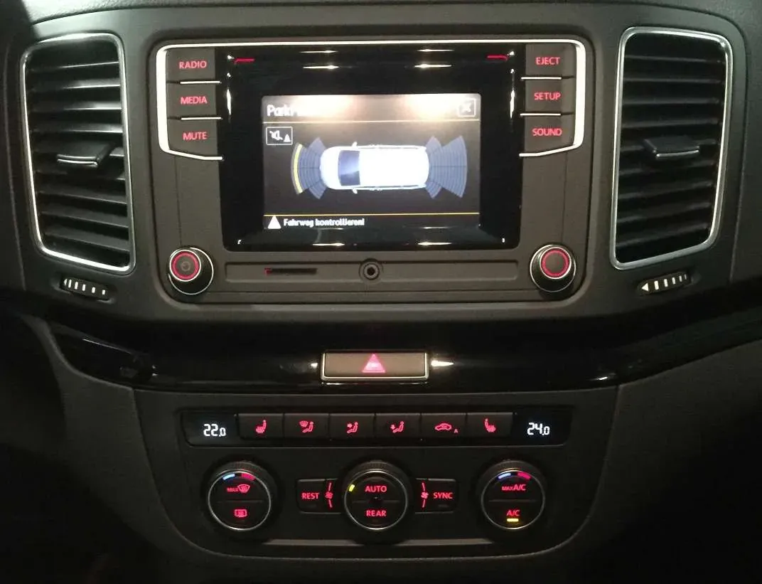 Volkswagen Sharan 2016 photo 3