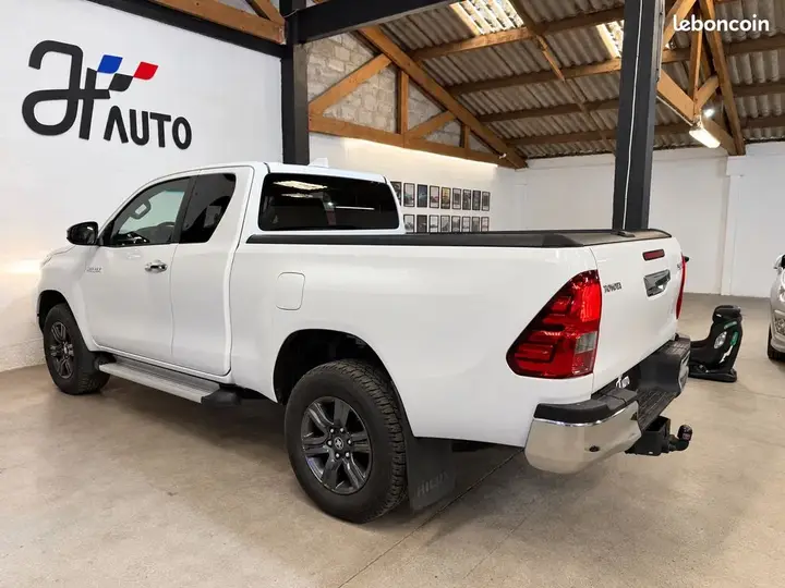 Toyota Hilux 2025 photo 5