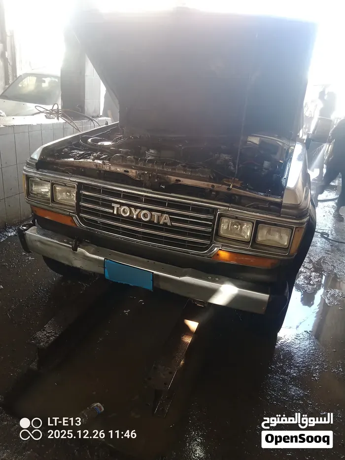 Toyota Land Cruiser 1986 photo 2