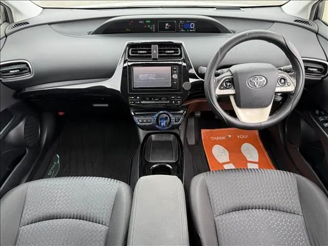 Toyota Prius 2016 photo 2