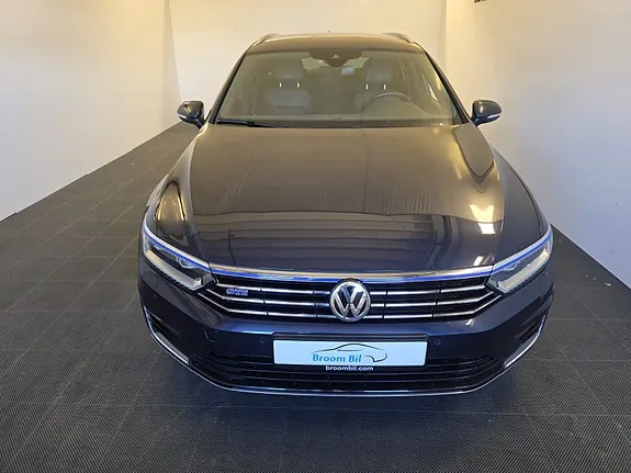 Volkswagen Passat 2017 photo 2