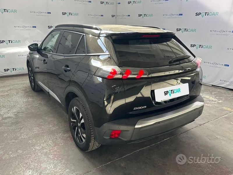 Peugeot 2008 2023 photo 3