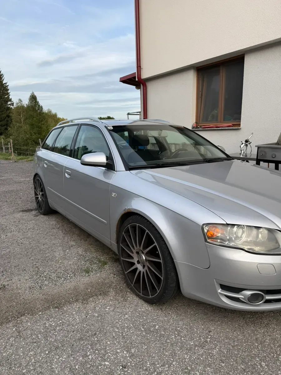 Audi A4 2005 photo 2