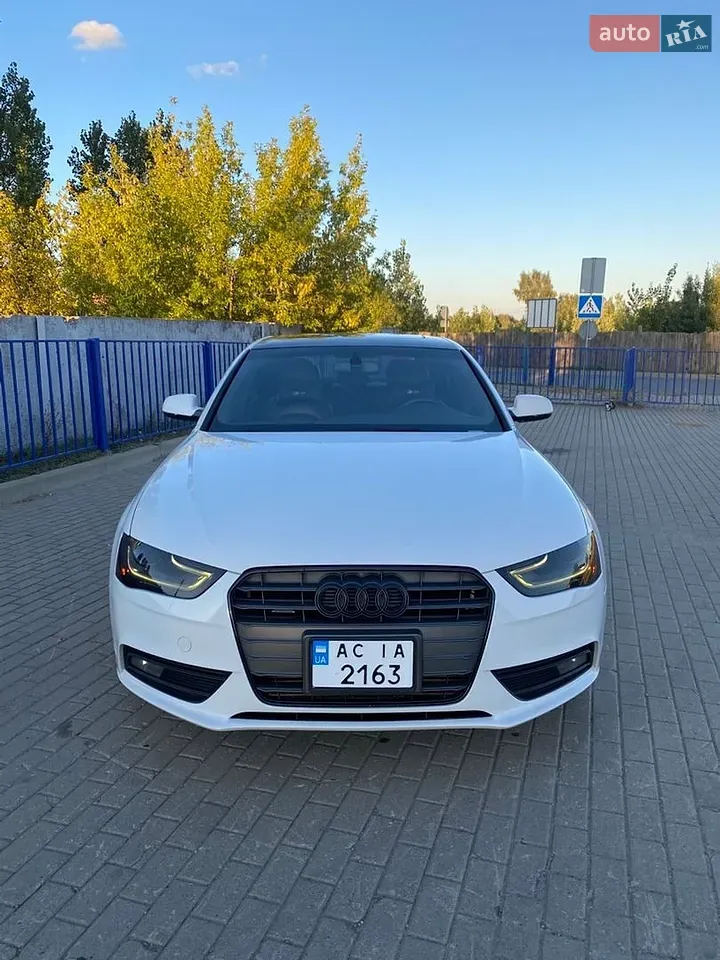 Audi A4 2012 photo 2